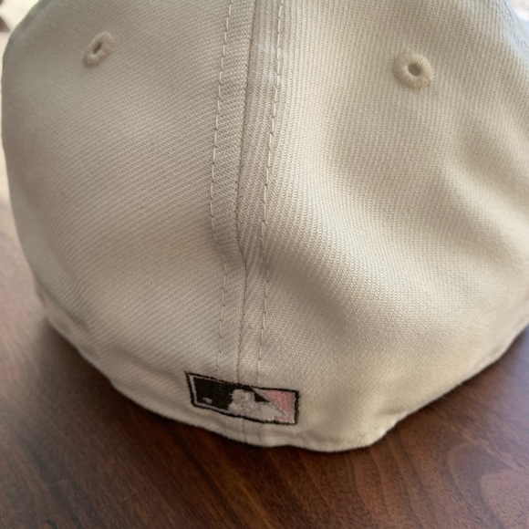 New Era Chicago Cubs Two-tone w/camo UV fitted 7 7/8 (62.5cm) size hat. - Picture 3 of 6